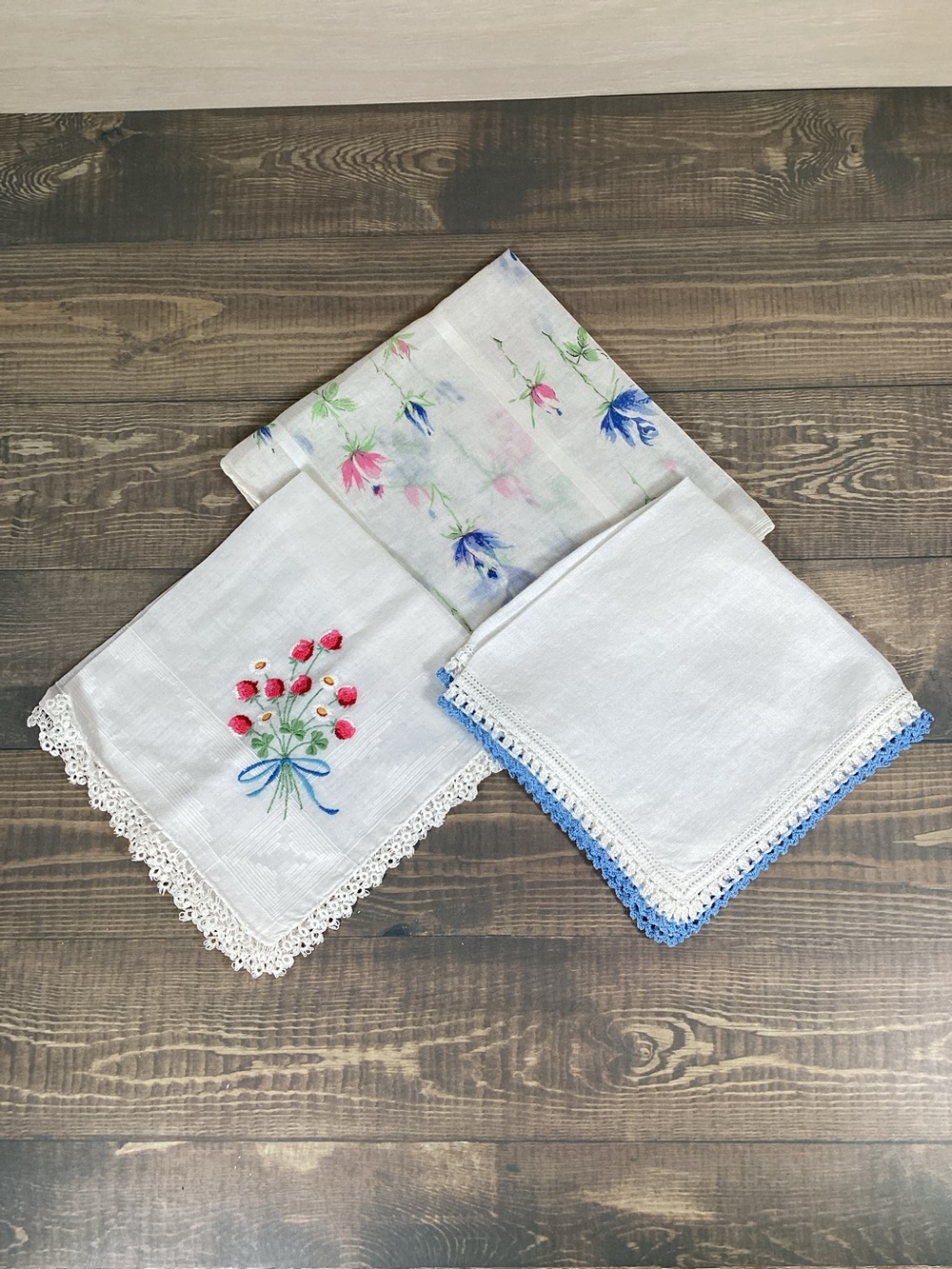 Lot 3 Vintage Lady’s Handkerchief Hankies Embroidered Flowers Crochet Edge